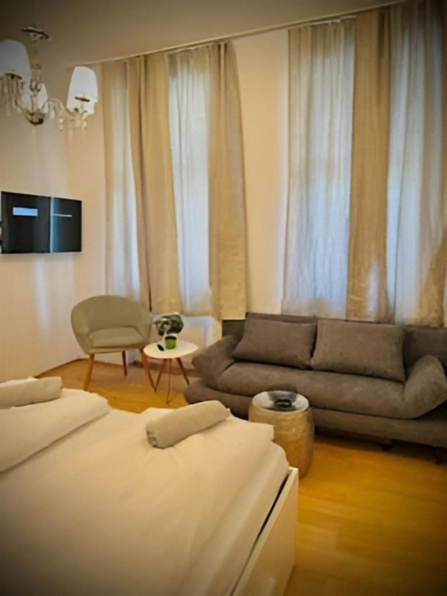 Beautiful & Stylish 1br 10 Min To Westbahnhof Apartment *