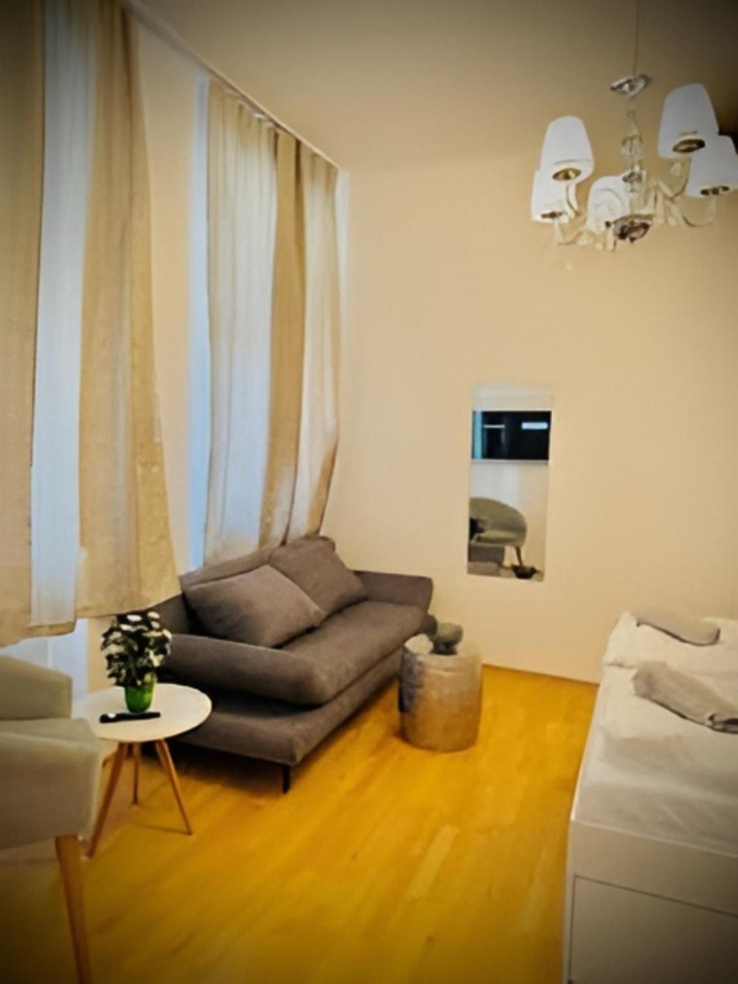 Beautiful & Stylish 1br 10 Min To Westbahnhof Apartment Wien