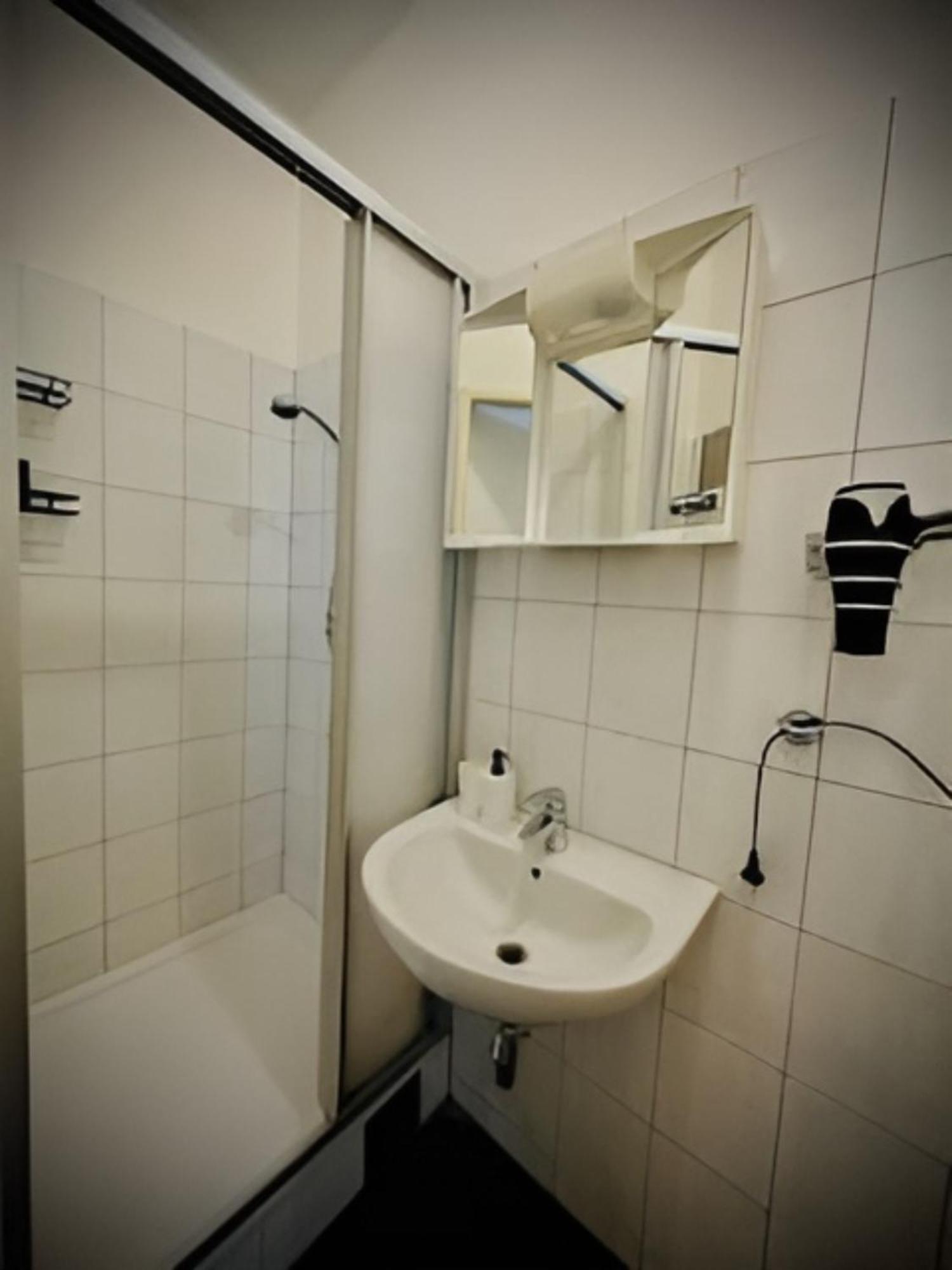 Beautiful & Stylish 1br 10 Min To Westbahnhof Wien
