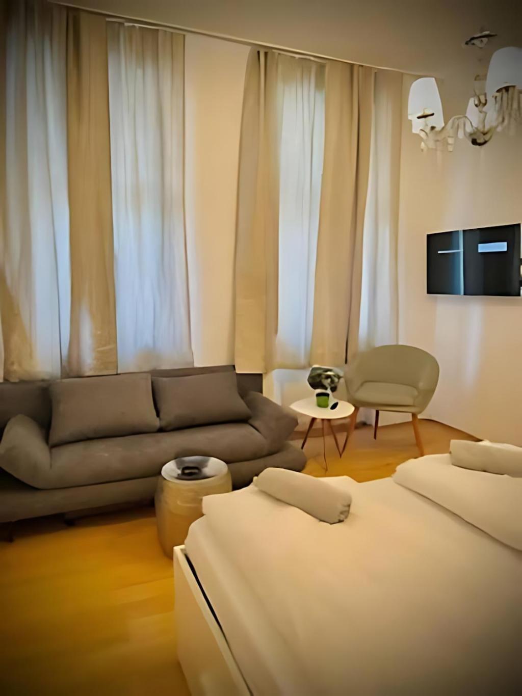 Beautiful & Stylish 1br 10 Min To Westbahnhof * Wien