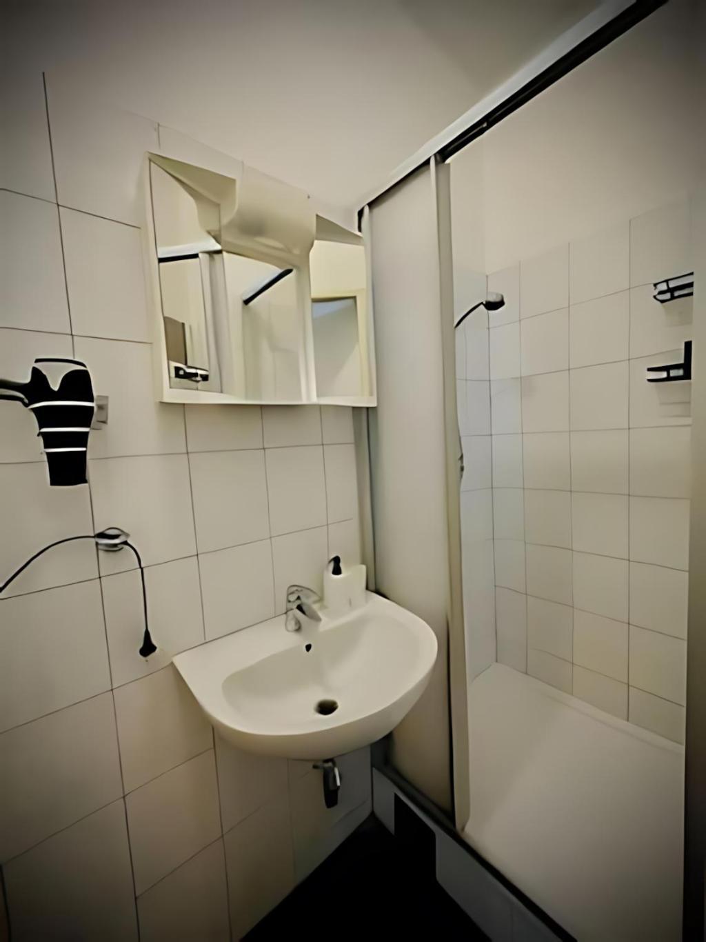 Apartment Beautiful & Stylish 1br 10 Min To Westbahnhof *